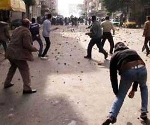   مصر اليوم - اشتباكات عنيفة بين الأمن وطلبة موالين لجبهة البوليساريو