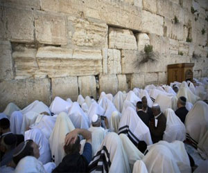   مصر اليوم - اضطرابات في حائط المبكى لسبب صلاة نساء فيه