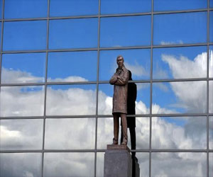   مصر اليوم - 3000 يورو تكلفة وداع فيرغسون ومورينيو يرفض الحضور