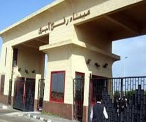   مصر اليوم - عبور 5 وفود ميناء رفح البري بين مصر وقطاع غزة