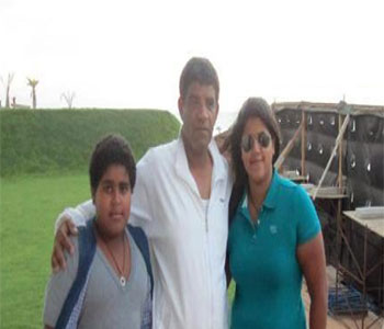 مصر اليوم - إبنة السنوسي تتهم الحكومة بتعذيب والدها