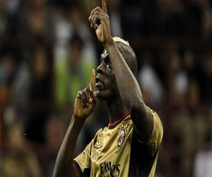   مصر اليوم - تغريم روما 50 ألف يورو بسبب الهتافات العنصرية