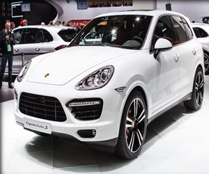 مصر اليوم - بورش تكشف عن الموديل 2014 من سيارتها S