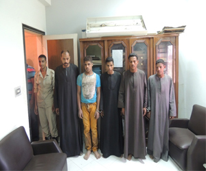   مصر اليوم - القبض على تشكيل عصابي اختطف خفيرين في الأقصر