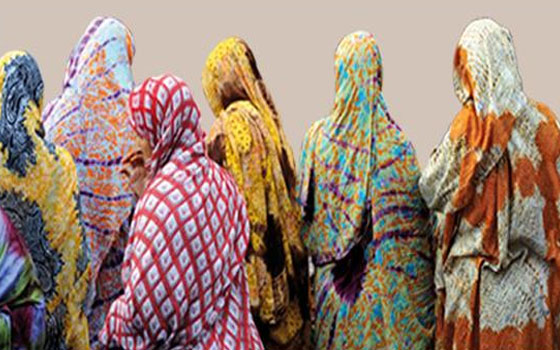 مصر اليوم - فتيات صغيرات يخضعن لنظام غذائي شعبي قاسً من أجل أجساد بدينة