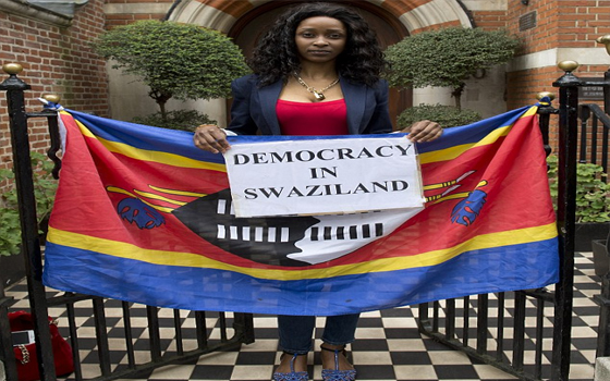 مصر اليوم - فتاه تطلب اللجوء إلى بريطانيا بعد فرارها من زواج العاهل الأفريقي