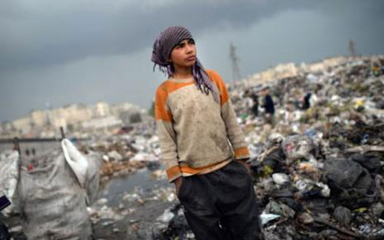   مصر اليوم - جبال من النفايات تضع ملايين الأشخاص تحت خطر الأوبئة في حلب