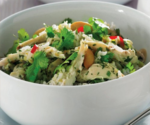   مصر اليوم - سلطة الأرز والدجاج التايلندية