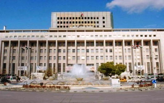   مصر اليوم - المركزي السوري يلزم بصرف الحوالات بقيمة 5000 دولار وما دون بالليرة