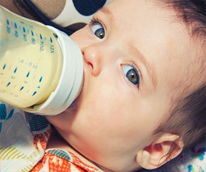   مصر اليوم - أخطاءٌ شائعة ترتكبها الأمّهات الجدد أثناء الرضاعة الصناعية