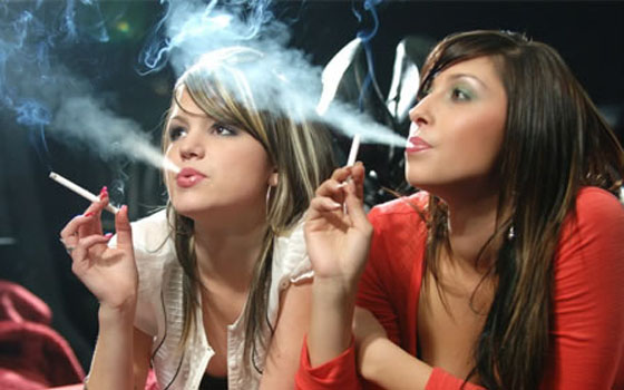   مصر اليوم - دراسة تكشف أن المغربيات ينفقن على شراء السجائر أكثر من الرجال