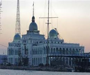   مصر اليوم - محتجون في بورسعيد يقتحمون مؤتمرًا لتنمية إقليم القناة