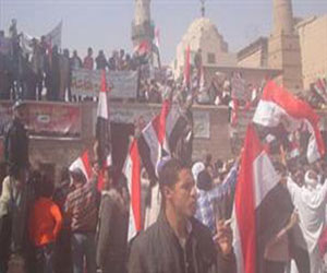   مصر اليوم - الأقصر:مشادات بين الإخوان وأنصار عكاشة في ساحة الطيب