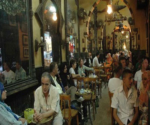   مصر اليوم - مقهى الفيشاوي يحوي صفحات من عبق التاريخ العربي