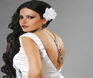 مصر اليوم - ليال عبّود تستعين بصقر عربي في تصوير خَشْخَش حديد المهرة