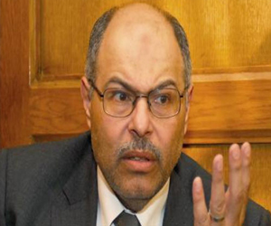   مصر اليوم - بجاتو يرفض تصويت العسكريين في الانتخابات