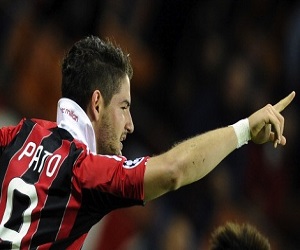   مصر اليوم - ميلان يفكر بإستعادة باتو وخيارات أخرى بسبب باتزيني