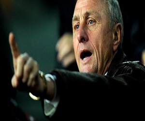   مصر اليوم - كرويف يحذر من صفقة نيمار