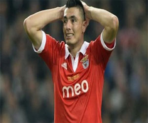   مصر اليوم - كاردوزو مهاجم بنفيكا يعتذر للجماهير عن دفع المدرب جيسوس