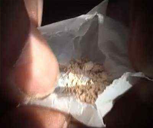   مصر اليوم - إيقاف إسرائيلي في معبر طابا يحمل مادة يُرجَّح أن تكون هيروين