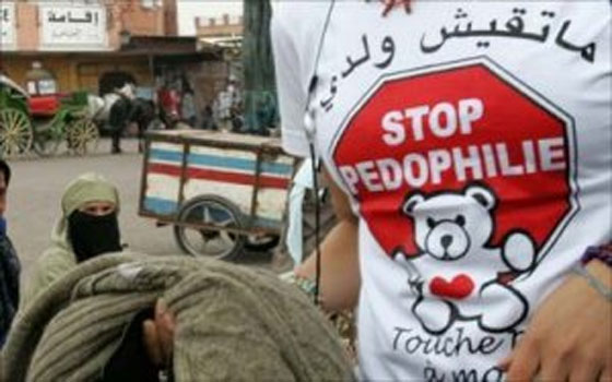 مصر اليوم - ماتقيش ولدي المغربية تطالب بفتح تحقيق قضائي في سرقة كلية طفل