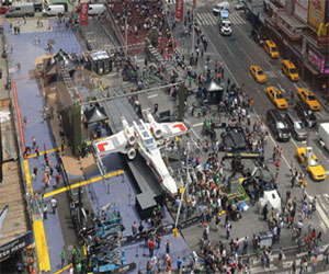 مصر اليوم - طائرة حرب النجوم تهبط فى نيويورك