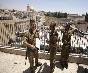   مصر اليوم - الشرطة الأسرائيلية تعتقل 13 فلسطينيًا في بلدتي العيزرية وأبو ديس