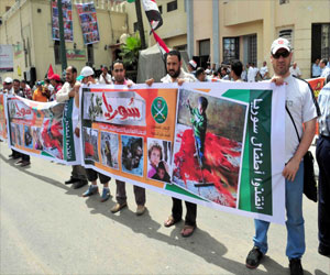   مصر اليوم - المتظاهرون يوجهون إنذارًا لـالإخوان في مسيرة الإسكندرية