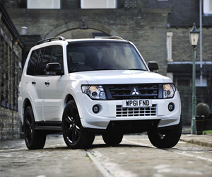   مصر اليوم - ميتسوبيشي باجيرو 2013 توفر أقصى درجات التحكم بالسيارة