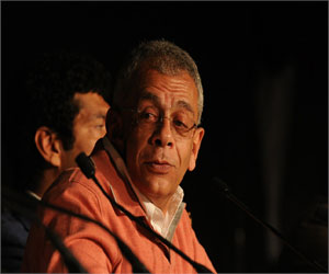 مصر اليوم - مرض نصر الله يحرمه من حضور تكريمه في المغرب