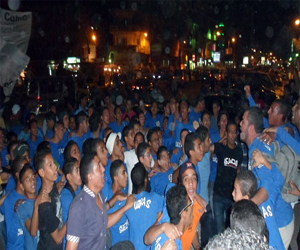   مصر اليوم - ألتراس السويس ينظم وقفة احتجاجية أمام مديرية الأمن بسبب لقاء الزرقا