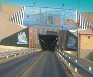   مصر اليوم - ضبط طن متفجرات في نفق أحمد حمدي قبل تهريبه إلى سيناء