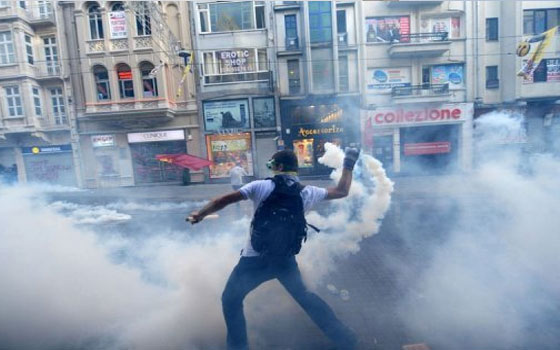   مصر اليوم - مصريون يسخرون من أردوغان ويقارنون بين احتجاجات تركيا وثورة يناير