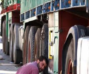   مصر اليوم - مقتل 3 سائقين سوريين واختطاف شرطي ومدني على يد مسلحين غرب الأنبار