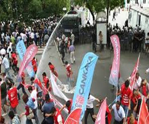 مصر اليوم - انقسام في الصحافة التركية بشأن الاحتجاجات المناهضة لأردوغان