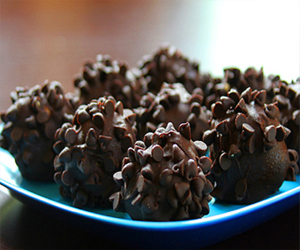   مصر اليوم - كرات زبدة الفول السوداني بالشوكولاتة