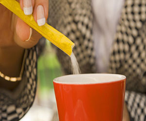   مصر اليوم - المُحلى الصناعي يرفع الأنسولين في الدم لمرضى السكر