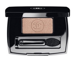 مصر اليوم - شانيل لشكل أكثر تميزًا ليلاً و نهارًا