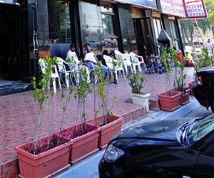   مصر اليوم - أبوظبي تعتزم إغلاق مقاهي البنايات السكنية