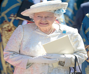   مصر اليوم - بريطانيا تحتفل بمرور 60 عامًا على جلوس الملكة إليزابيث على العرش