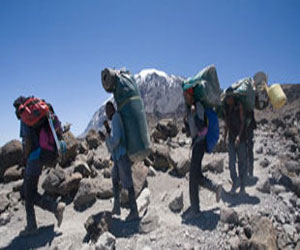   مصر اليوم - أمن شمال سيناء يضبط أفريقيين أثناء محاولتهما التسلل لإسرائيل