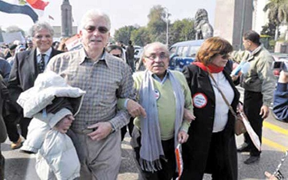 مصر اليوم - مثقفون مصريون يعتصمون الأربعاء أمام وزارة الثقافة رافضين أخونتها