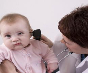   مصر اليوم - طبيب فرنسي يطالب بإجراء اختبارات للكشف صمم الأطفال منذ الولادة