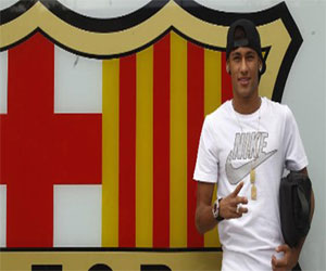   مصر اليوم - برشلونة يبدأ في بيع قميص نيمار بدون رقم