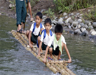   مصر اليوم - فلبينيون يعانون من أجل الحصول على التعليم