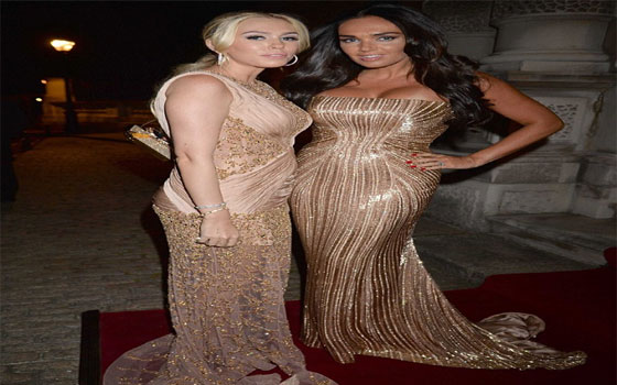   مصر اليوم - الشقيقة بيترا إيكلستون تتألق معها في اللون الذهبي في الحفل الخيري