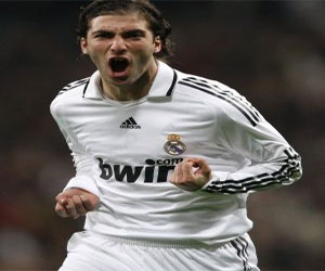   مصر اليوم - وفد يوفنتوس في مدريد خلال ساعات من أجل عيون هيغواين