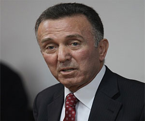   مصر اليوم - مرافقو وزير في رام الله يعتدون بالضرب على شاب