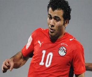   مصر اليوم - الأهلي يستعين بطبيب مبارك لعلاج عماد متعب