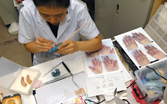 مصر اليوم - أعضاء المافيا في اليابان يلجؤون إلى تركيب أصابع اصطناعية لإخفاء حقيقتهم